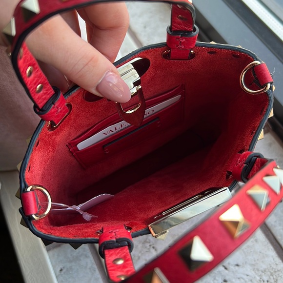 ROCKSTUD GRAINY CALFSKIN POUCH - RED. Never used. Bucket Bag NWOT - Picture 8 of 12